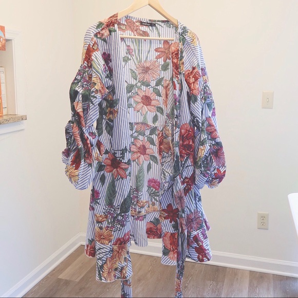 Floral Bow Tie Wrap Dress - Picture 7 of 8